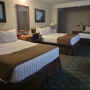 Double Room Three Double Beds Non-Smoking